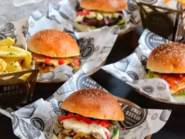 Bro's Burger Kitchen'nin yemek ve ambiyans fotoğrafları 5