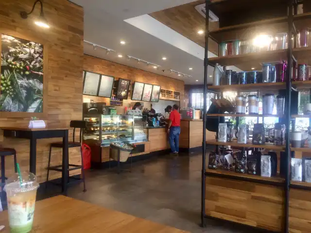 Gambar Makanan Starbucks Rest Area KM 43 9