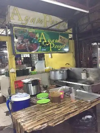 Ayam Penyet Maluri