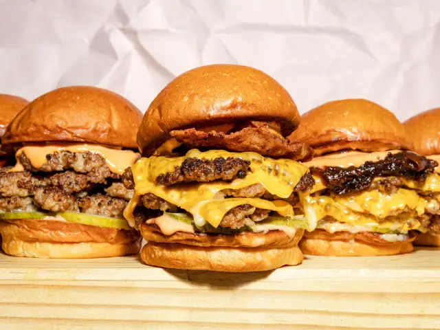Smash It: Burgers & More - Kapitolyo