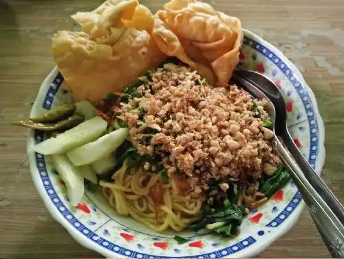 Pangsit Mie Ayam & Spesial Tahu Telor Dempo Pa'dhe, Penanggungan