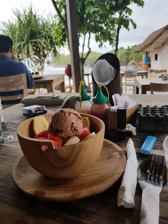 Gambar Makanan D'Byas Dream Beach Club and Warung 5