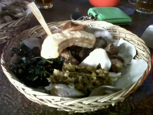 Warung Babi Guling SWARI