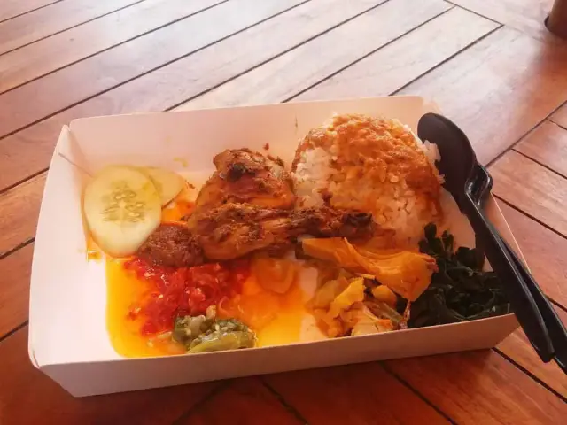 Gambar Makanan Ayam Bakar Uni Gadis 2