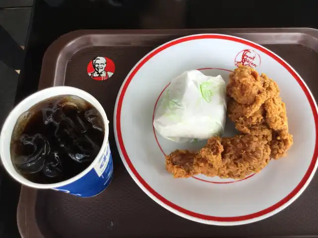 Gambar Makanan KFC BSD Square 1