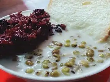 Bubur Kacang Ijo Dan Es Ketan Hitam