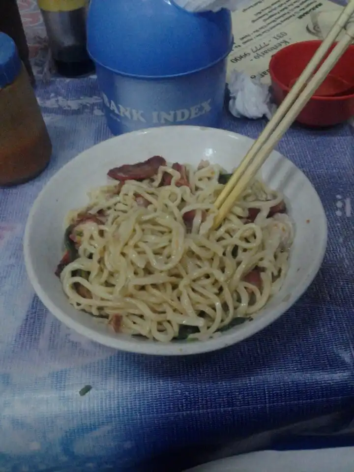 Mie Ujung Pandang HD & Inge Chen