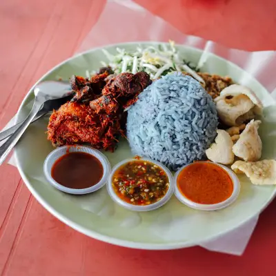 Kak Za Nasi Kerabu Kampung Dendang