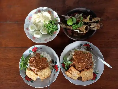 WARUNG MAKAN BU TUTUK (Ngori Rest Area)