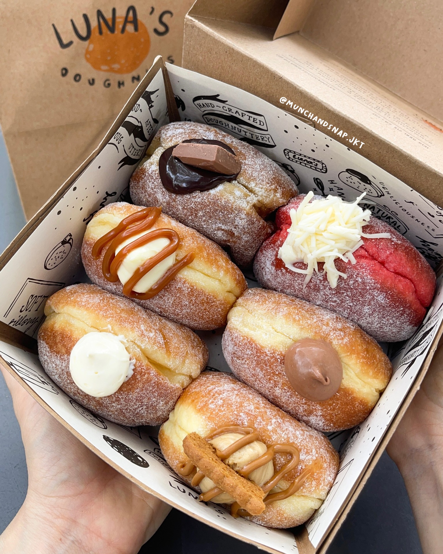 Luna's Doughnuts terdekat Restoran dan Tempat Makan Donut terdekat di