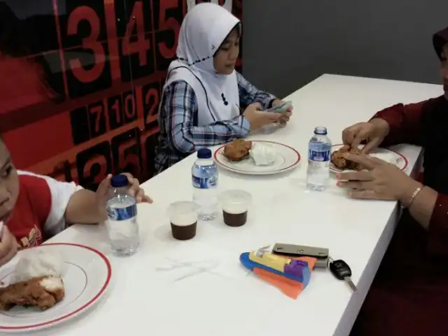 Gambar Makanan KFC BSB 9