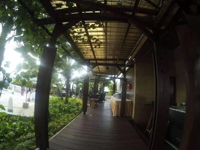 Gambar Makanan Sky Pool Bar Cafe - Hotel Indonesia Kempinski 20
