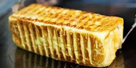 Roti Bakar Bandung Dilan, Teratai