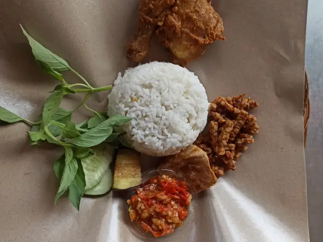 Gambar Makanan Ayam Penyet Surabaya 2