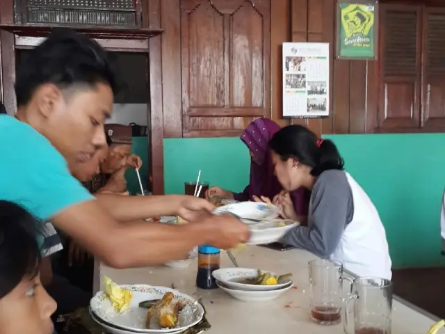 Gambar Makanan Rumah Makan Sayur Asem Betawi Joglo 4