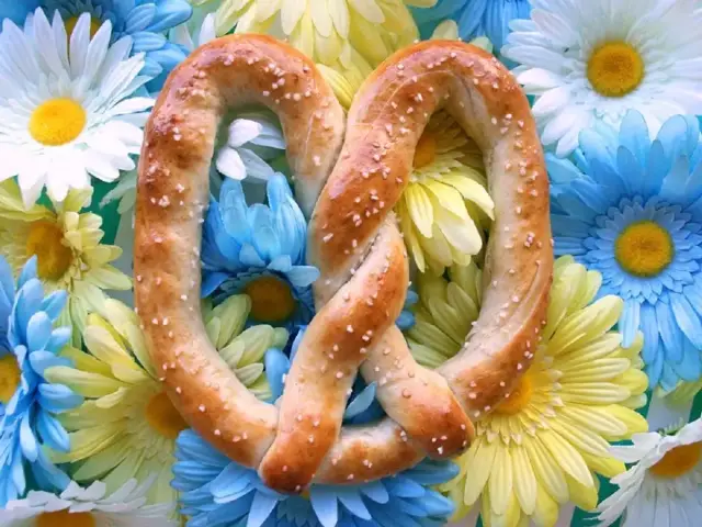 Wetzel's Pretzels Food Photo 3