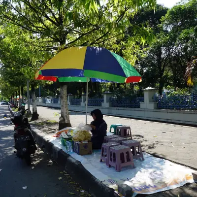 Semanggi Suroboyo Masjid Al-Akbar