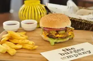 the burger company'nin yemek ve ambiyans fotoğrafları 9