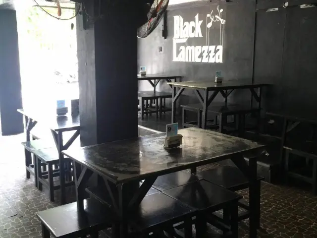Black Lameza Food Photo 6