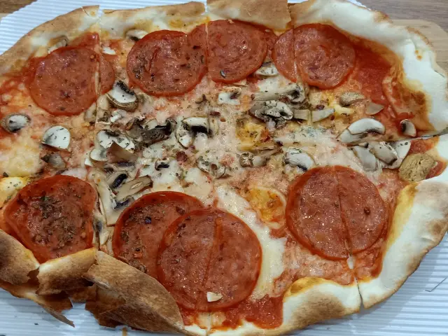 Gambar Makanan Pizza E Birra 8