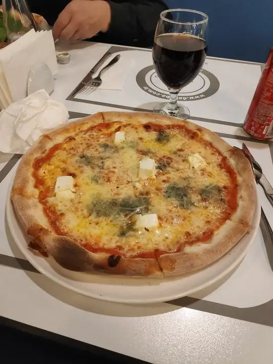 Dababa Pizzeria - Cafe Restaurant'nin yemek ve ambiyans fotoğrafları 3