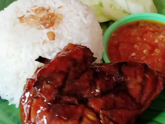 Ayam Bakar Madu & Goreng Kremes MAMA IRA, Bekasi Barat