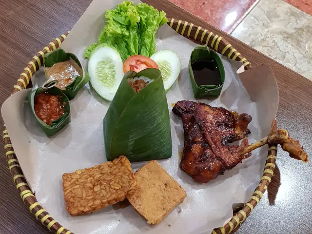 Gambar Makanan NasiUdukBetawiKebonKacang 1