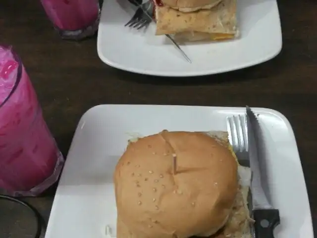 Pak Teh Burger Food Photo 4