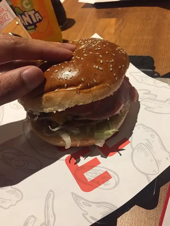 Mono Burger'nin yemek ve ambiyans fotoğrafları 6