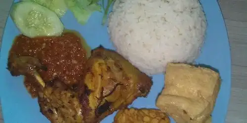 Pecel Ayam Pecel Lele Ayuk, Jagakarsa