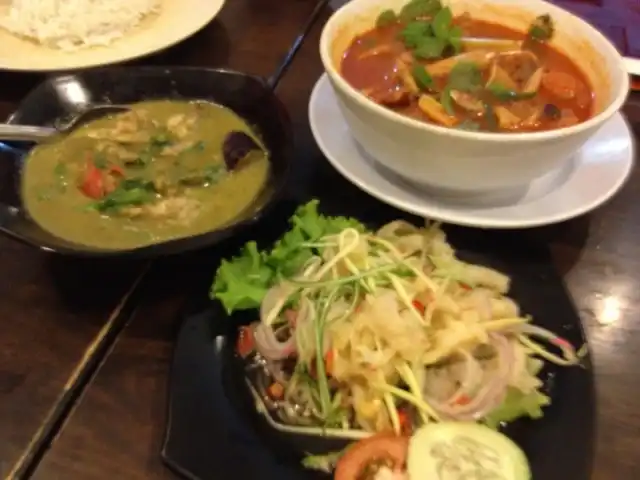 Eastern Wishes Nanyang & Thai Restaurant Food Photo 9