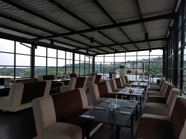 Gambar Makanan Skylight Cafe, Resto & Lounge 4