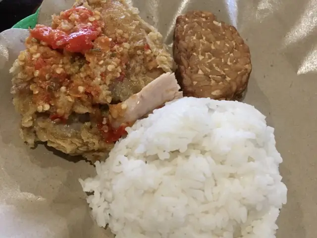 Gambar Makanan Ayam Geprek Juara Sambel Korek 8