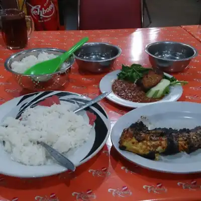 Rumah Makan Pelangi 2