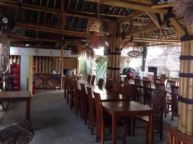 Saung Ndhelik