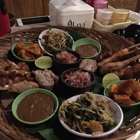 Gambar Makanan AKAR Cafe Lovina 10