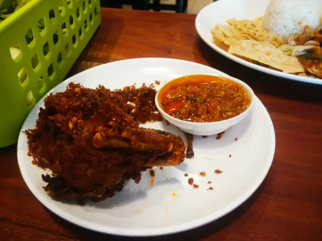 Gambar Makanan Sambal Khas Karmila 7