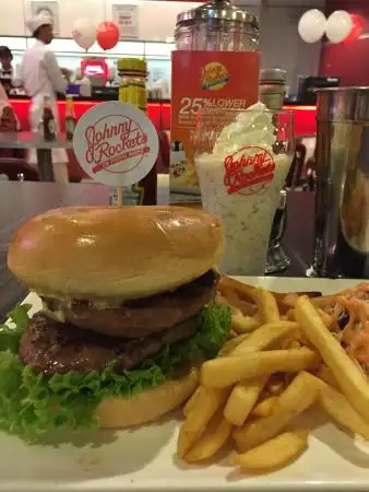 Johnny Rockets Food Photo 2