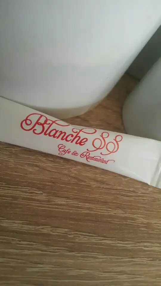 La Blanche Cafe & Restaurant'nin yemek ve ambiyans fotoğrafları 5