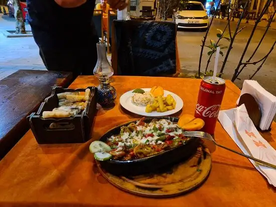 İstanbul Kitchen Cafe Restaurant'nin yemek ve ambiyans fotoğrafları 18