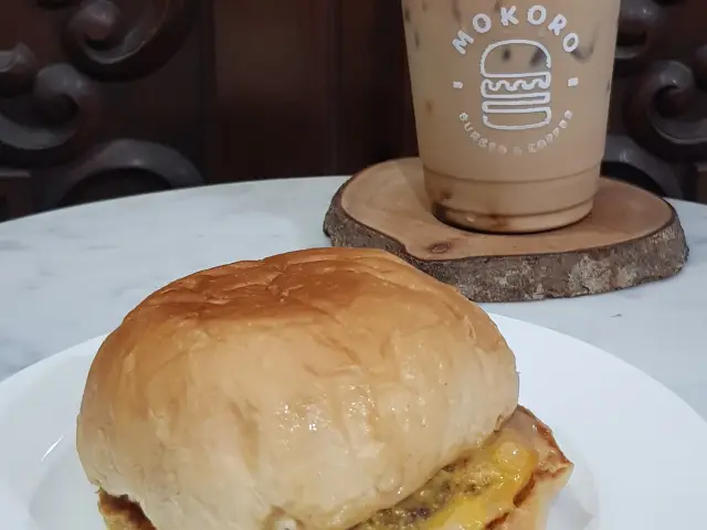 Gambar Makanan Mokoro Burger & Coffee 13