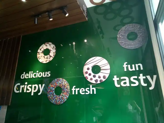 Krispy Kreme Doughnuts Food Photo 11