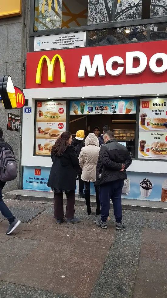 McDonald's'nin yemek ve ambiyans fotoğrafları 63