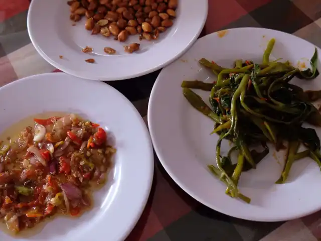 Gambar Makanan Ayam Betutu Khas Gilimanuk Bali 13