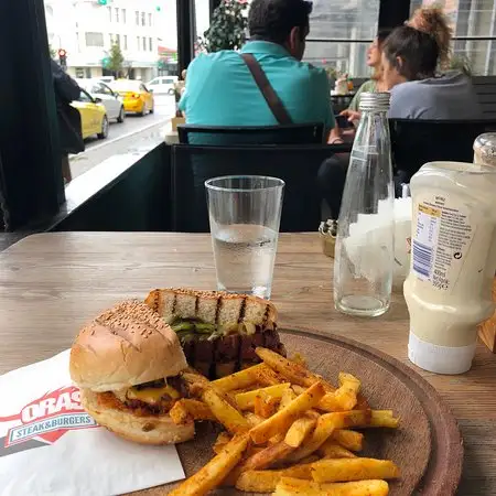 Ora Steak & Burgers'nin yemek ve ambiyans fotoğrafları 4