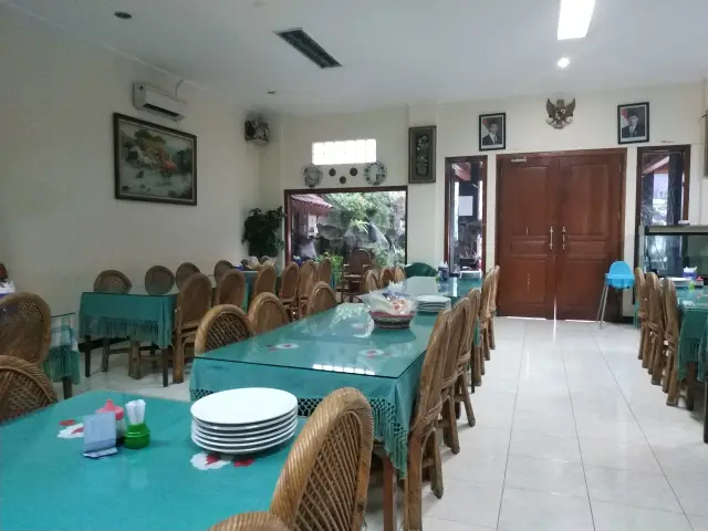 Gambar Makanan Ayam Goreng Suharti 8