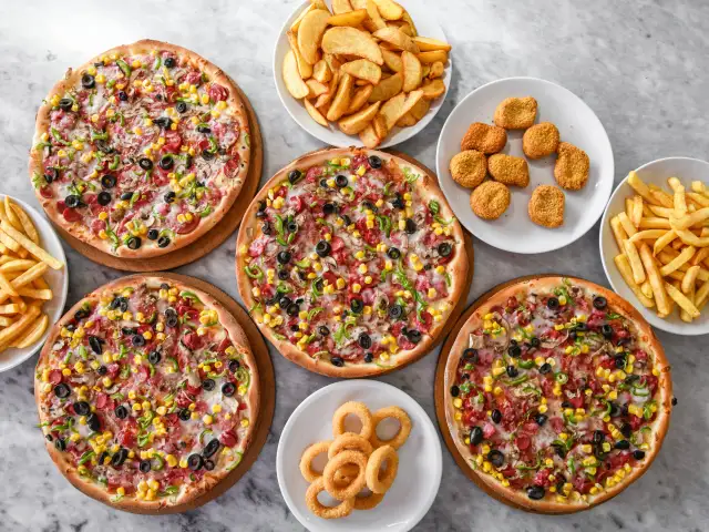 Ikonia Pizza'nin yemek ve ambiyans fotoğrafları 1