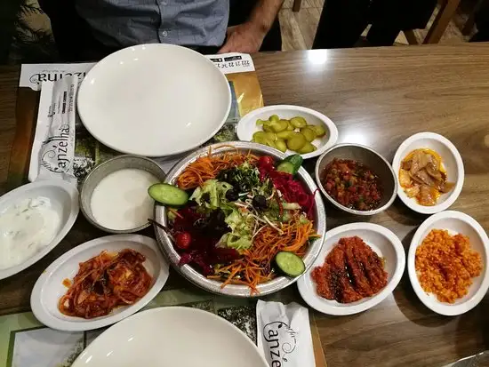 Urfa Anzelha Sofrası'nin yemek ve ambiyans fotoğrafları 2