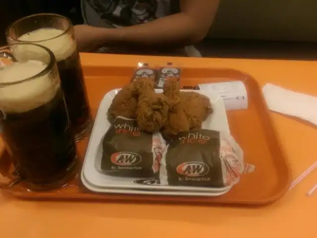 Gambar Makanan A&W Discovery Shopping Mal 9