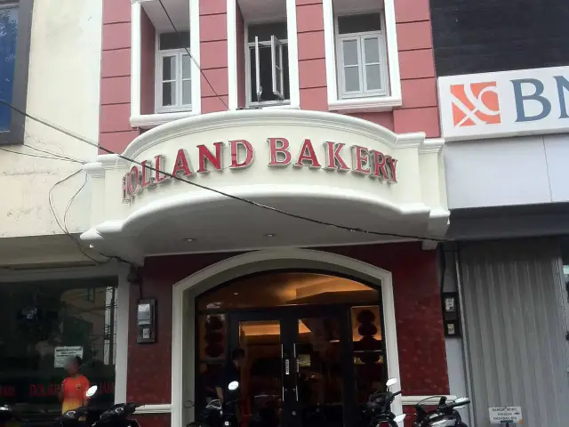 Gambar Makanan Holland Bakery 7